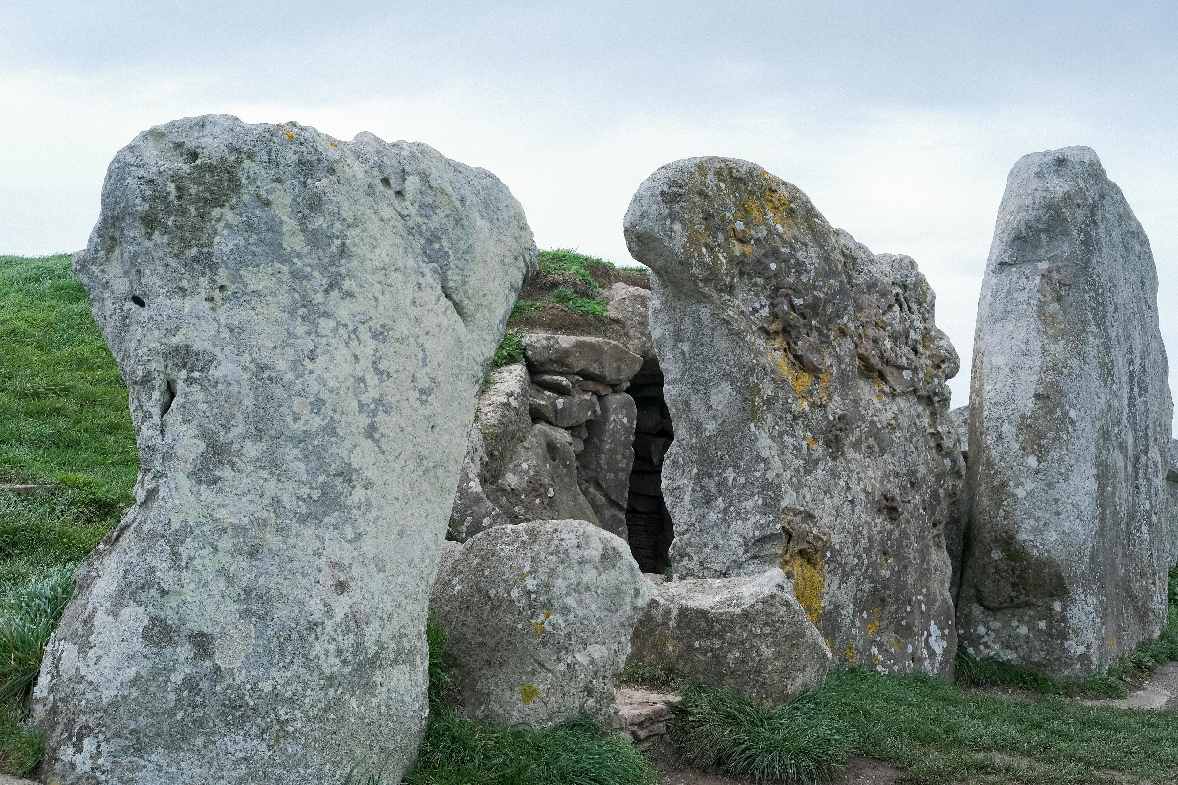 i-met-a-woman-frozen-in-stone photo 16